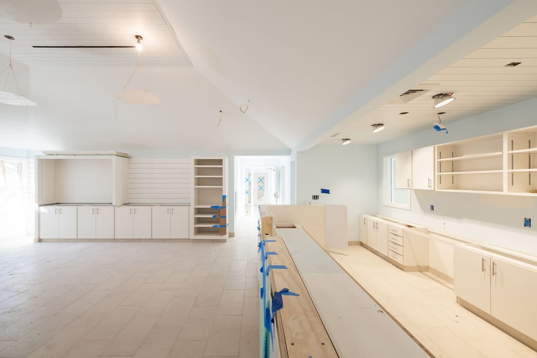 2.11.2023 Lobby towards Administrative Wing, photo Lena Yaremenko